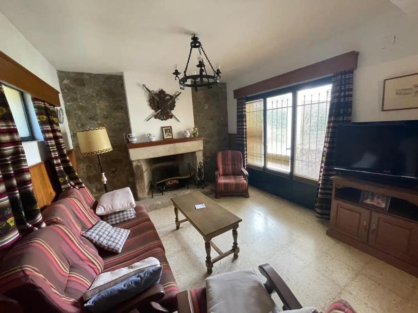 Living room of Houses for sale in Trujillo  with Air Conditioner, Heating and Storage room