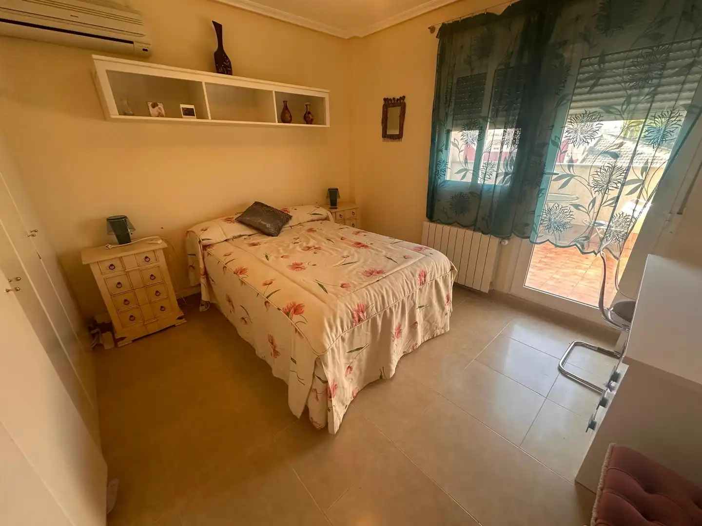 Dormitori de Casa adosada en venda en Daya Nueva amb Aire condicionat, Calefacció i Jardí privat