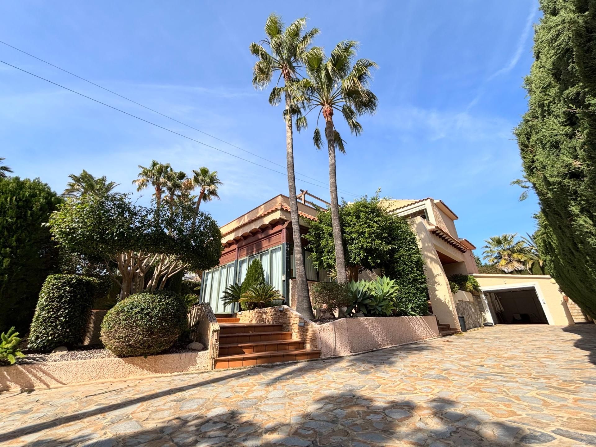 Vista exterior de Casa o chalet en venta en Benidorm con Aire acondicionado, Terraza y Piscina