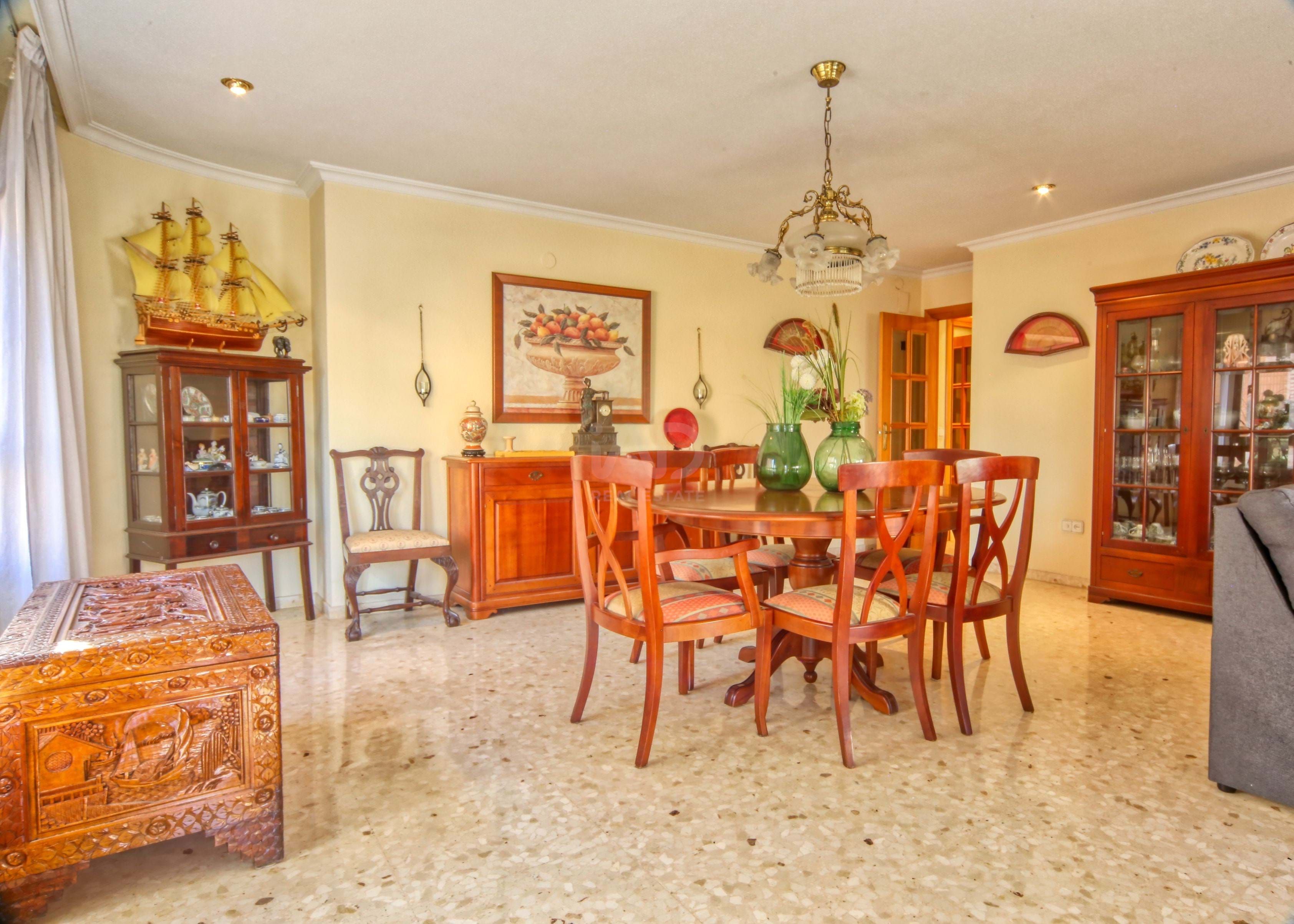 Menjador de Pis en venda en Castellón de la Plana / Castelló de la Plana amb Calefacció