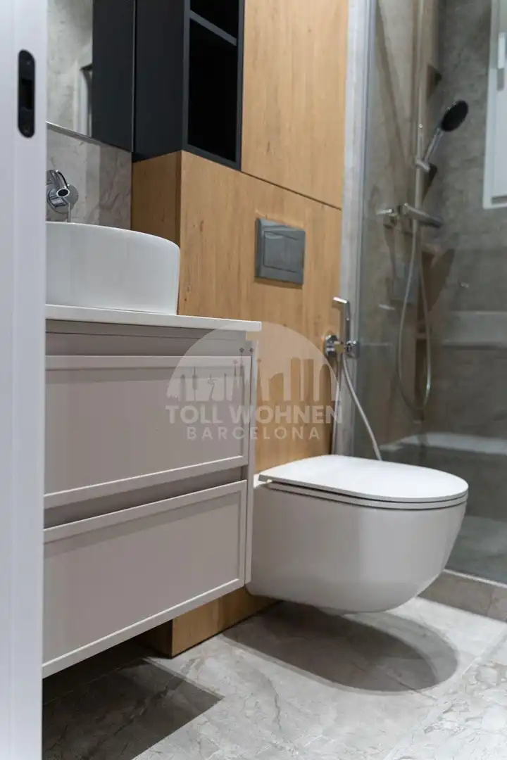 Baño de Piso en venta en Barcelona con Aire acondicionado, Calefacción y Balcón