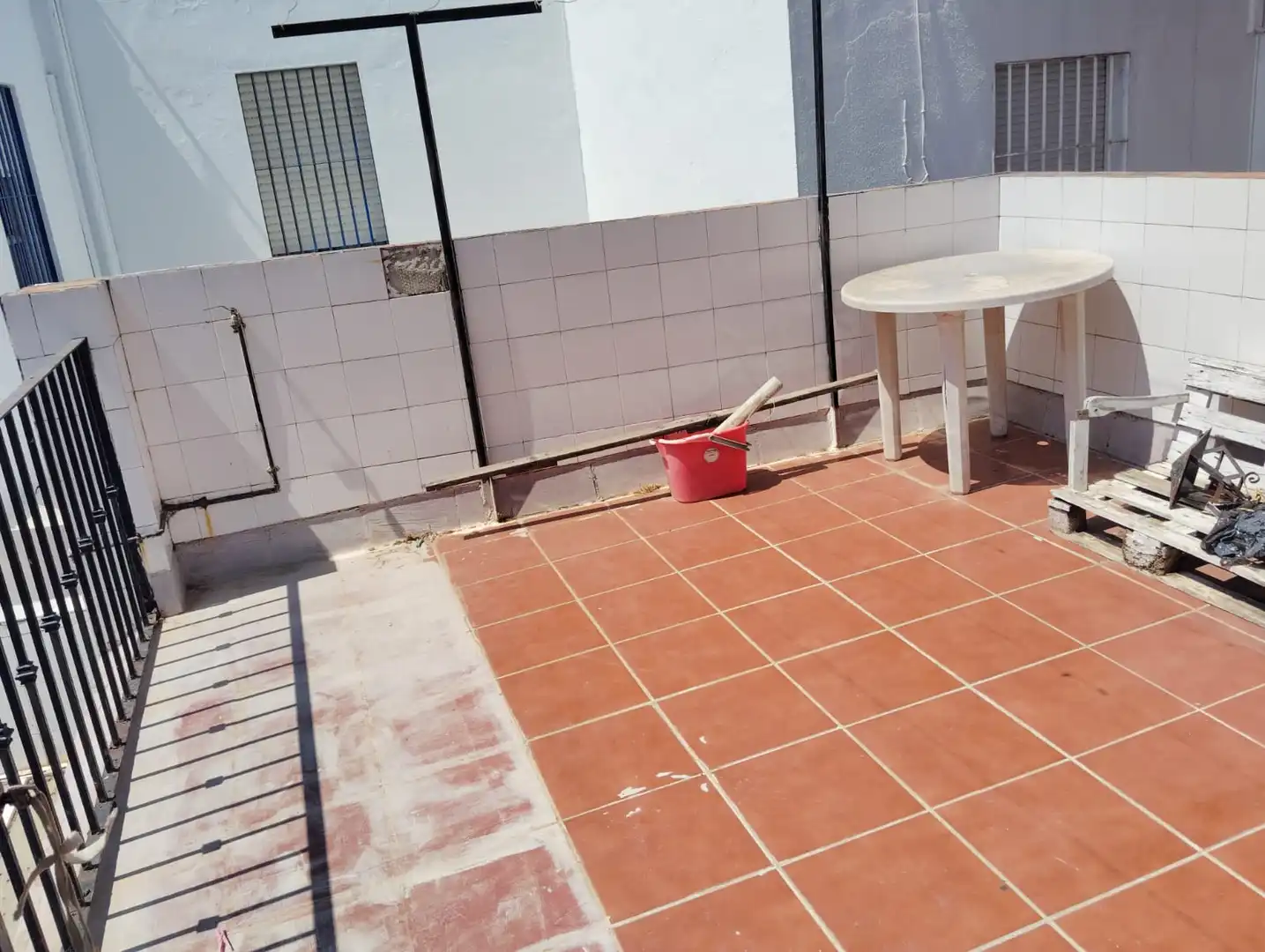 Terrassa de Casa o xalet en venda en Brenes amb Aire condicionat, Jardí privat i Forn