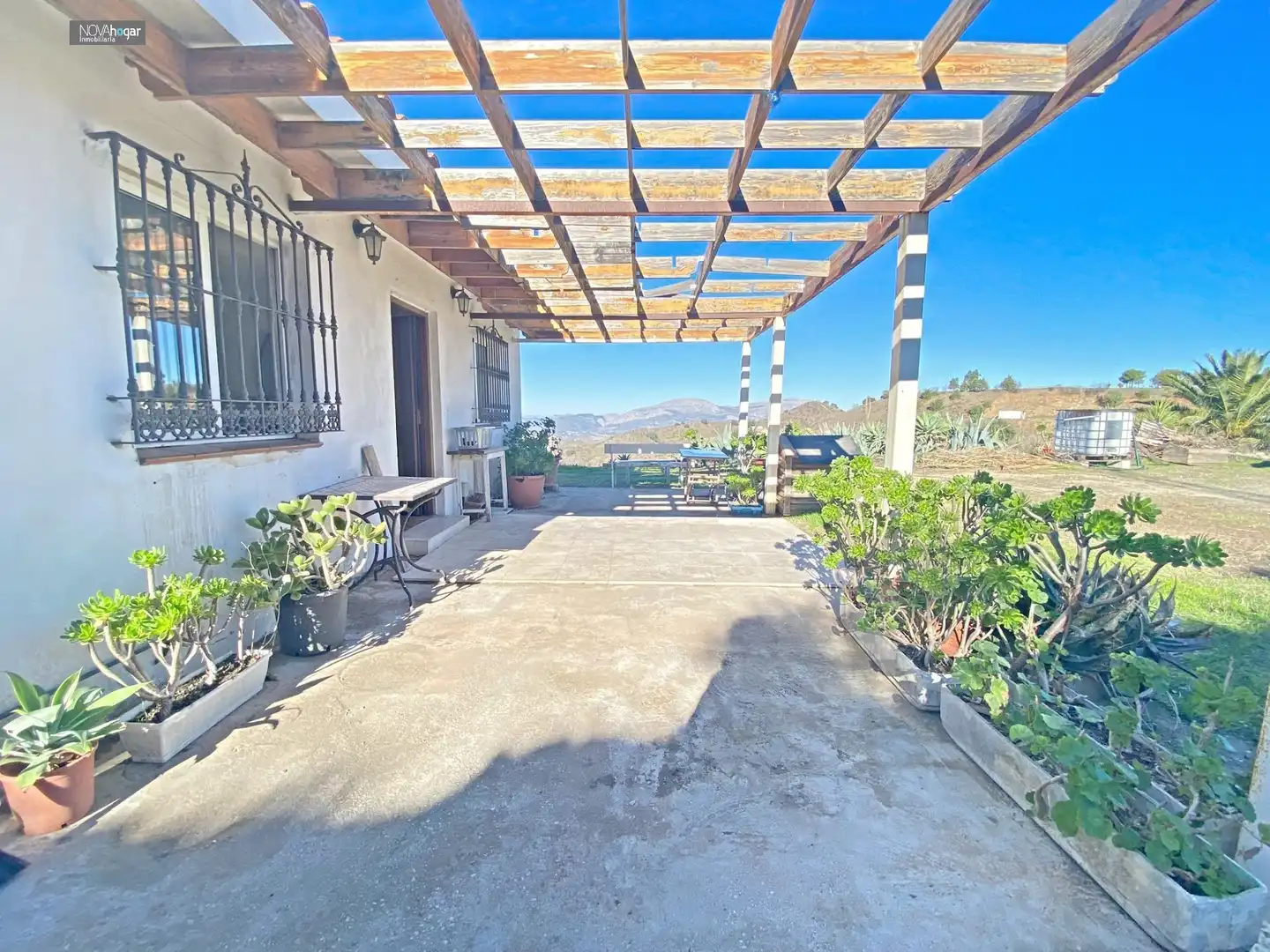 Terrassa de Finca rústica en venda en Álora amb Jardí privat