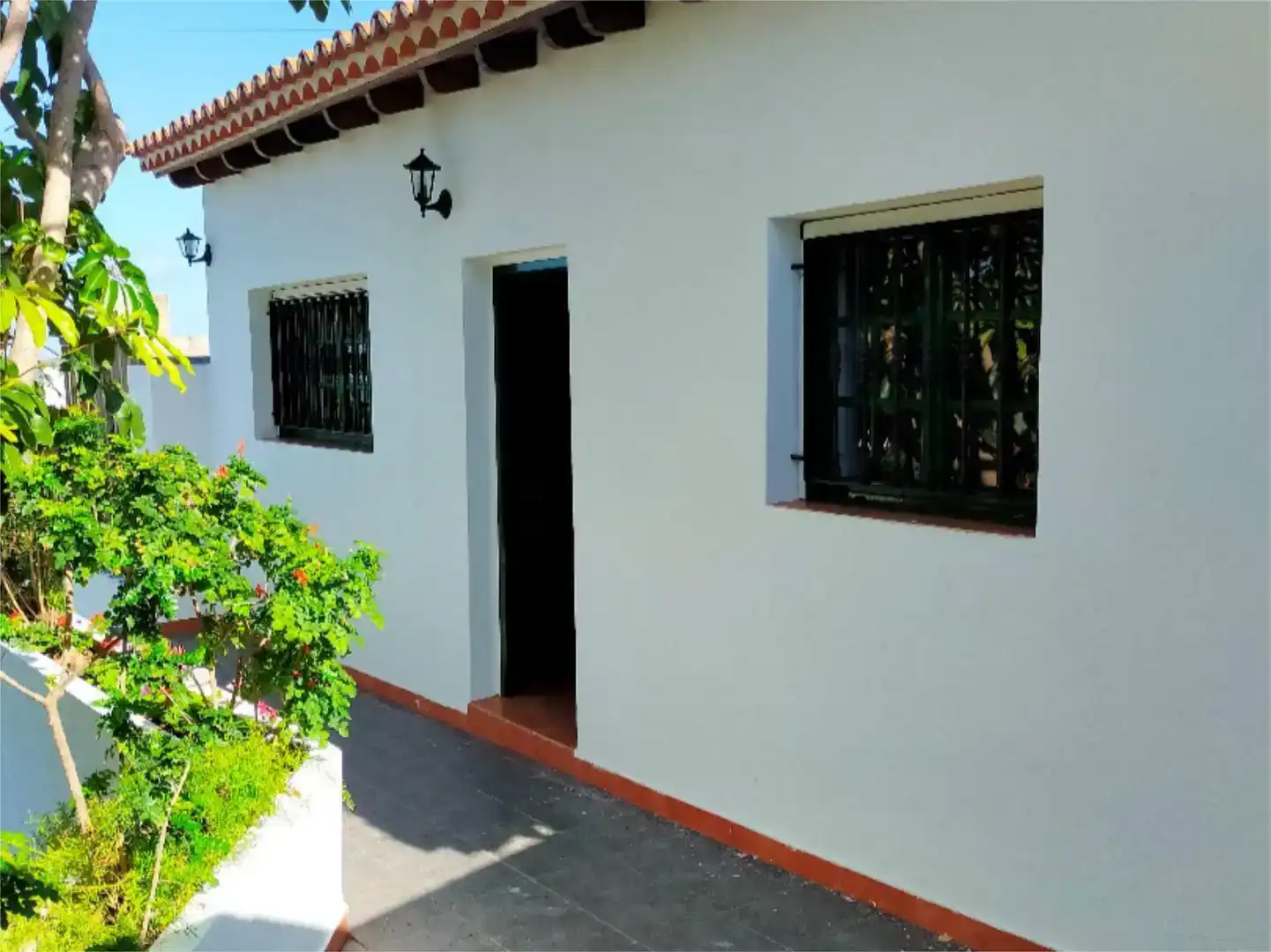 Vista exterior de Casa adosada en venda en San Cristóbal de la Laguna amb Jardí privat
