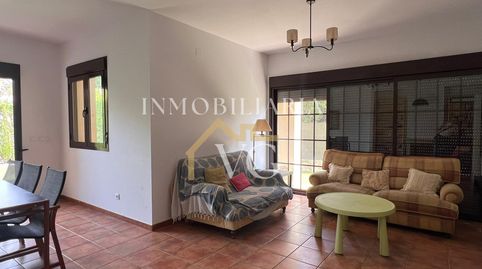 Foto 2 de Casa adosada en venta en Las Pajanosas, Guillena