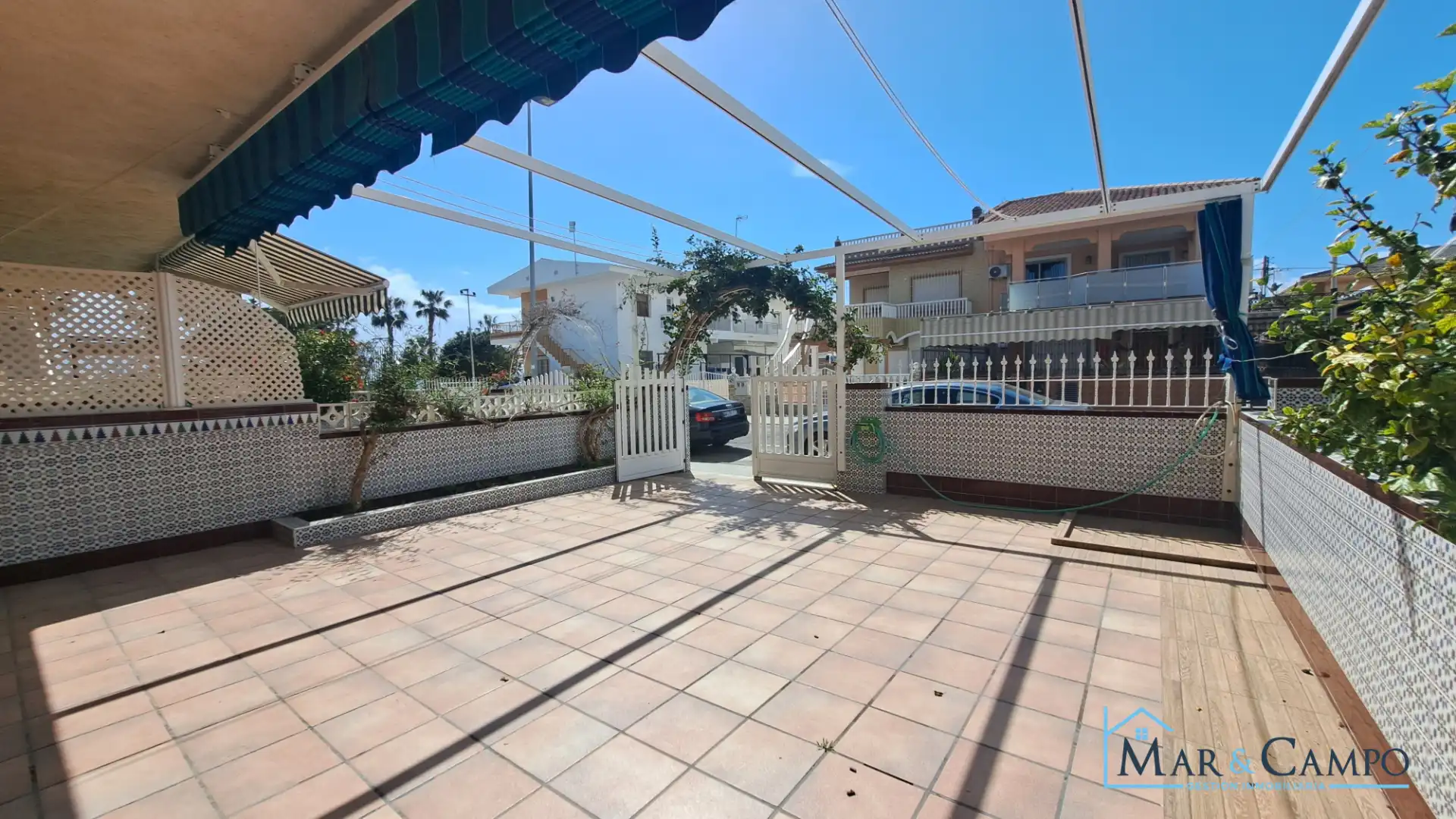 Terraza de Casa adosada en venta en Los Alcázares con Aire acondicionado, Jardín privado y Amueblado