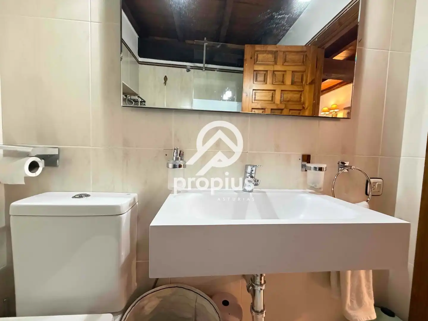 Baño de Casa adosada en venta en Llanes con Calefacción, Trastero y Amueblado