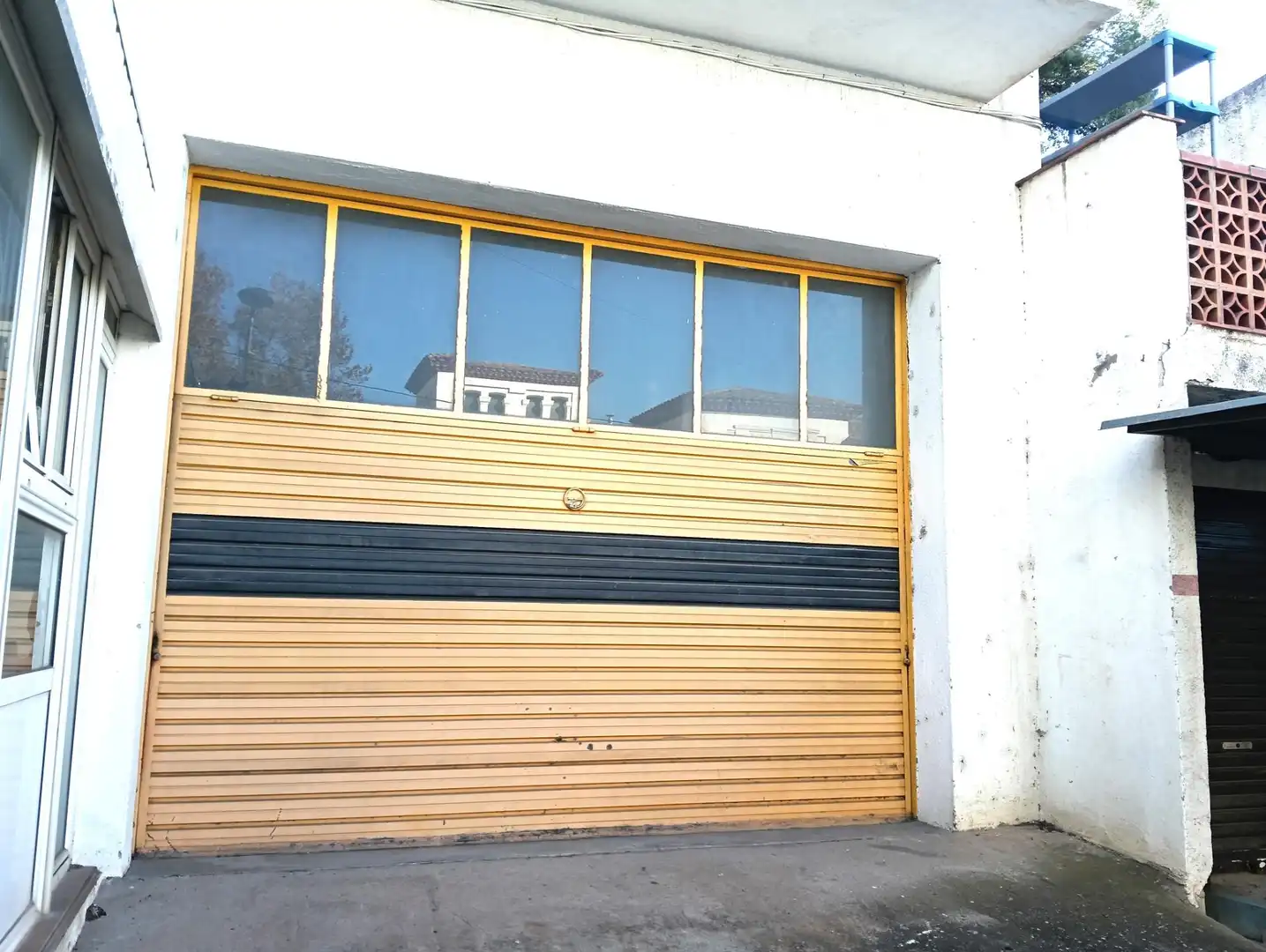 Vista exterior de Local en venda en Llançà amb Terrassa