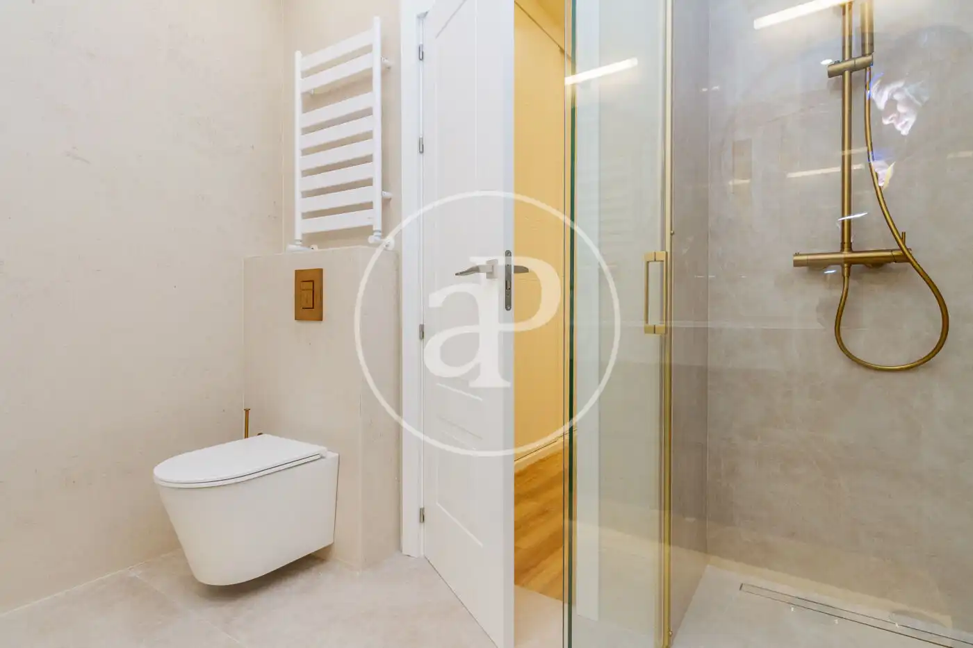 Baño de Piso en venta en Madrid con Aire acondicionado y Calefacción