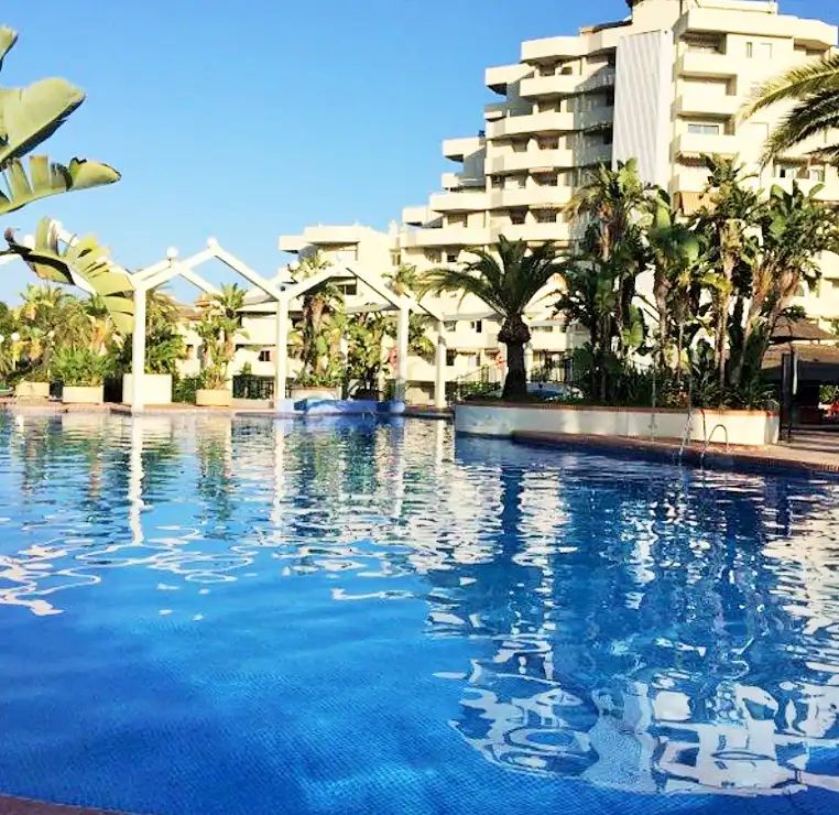 Piscina de Apartament en venda en Benalmádena amb Aire condicionat, Terrassa i Moblat
