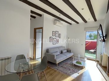 Penthouse mit Aufzug zur Miete in Glorieta de Ruiz Giménez