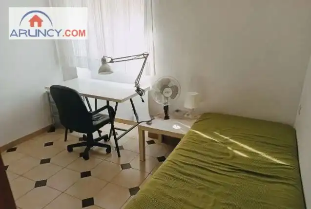 Habitación de Piso de alquiler en Sevilla con Aire acondicionado, Calefacción y Amueblado