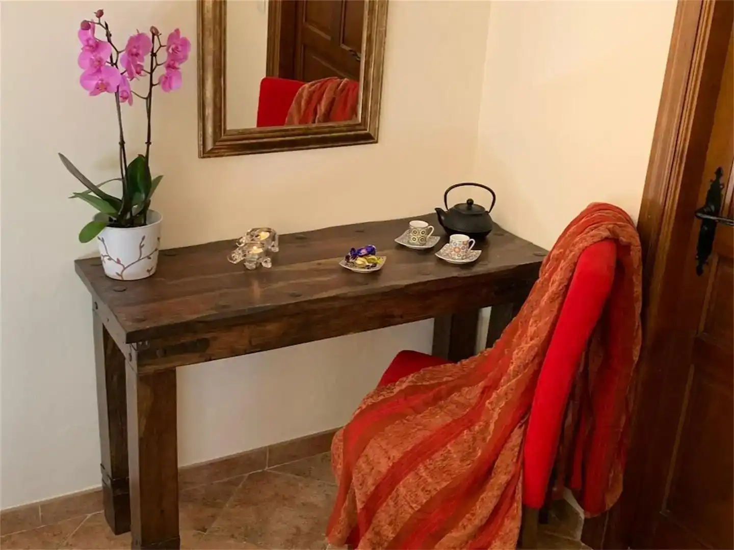 Menjador de Local en venda en Ronda amb Aire condicionat, Parquet i Moblat