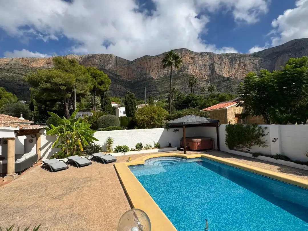 Vista exterior de Casa o chalet en venta en Montgó - Ermita