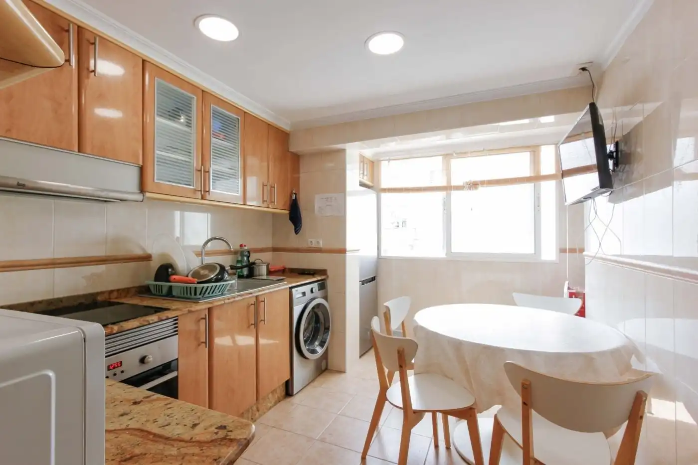 Cocina de Piso para compartir en Valencia con Aire acondicionado y Amueblado