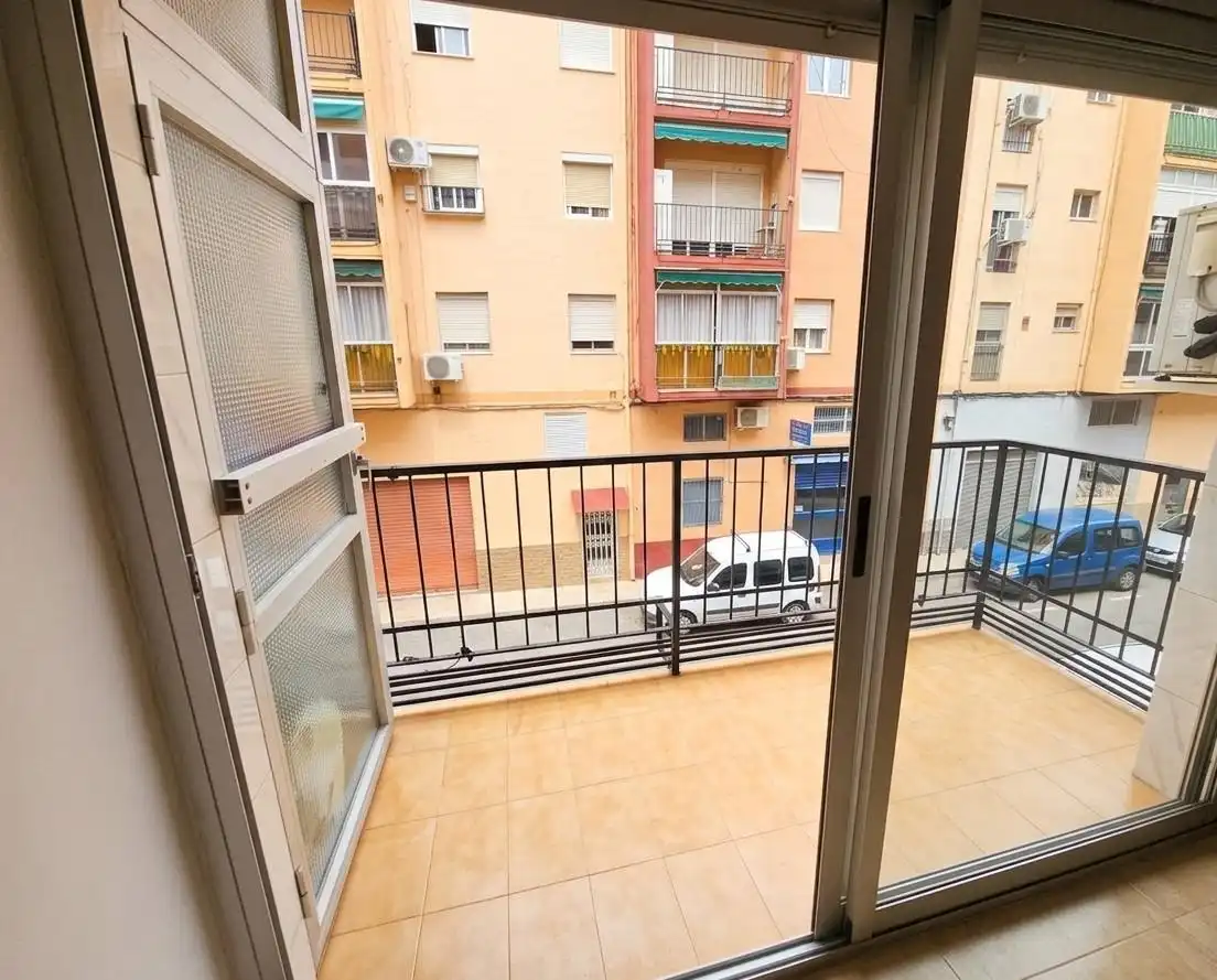 Vista exterior de Pis de lloguer en Alicante / Alacant amb Balcó