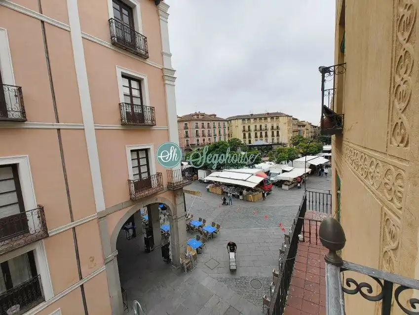 Vista exterior de Piso en venta en Segovia con Calefacción, Trastero y Balcón