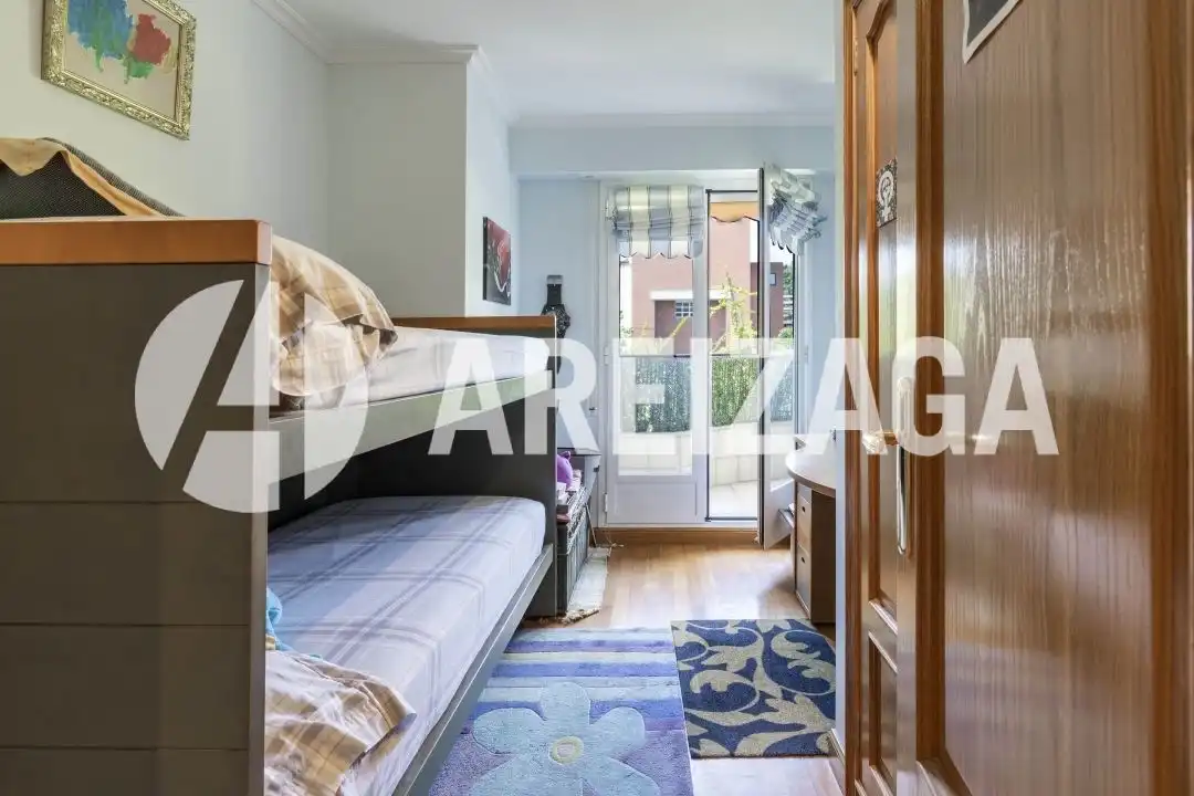 Bedroom of Flat for sale in Donostia - San Sebastián   with Heating, Terrace and Storage room