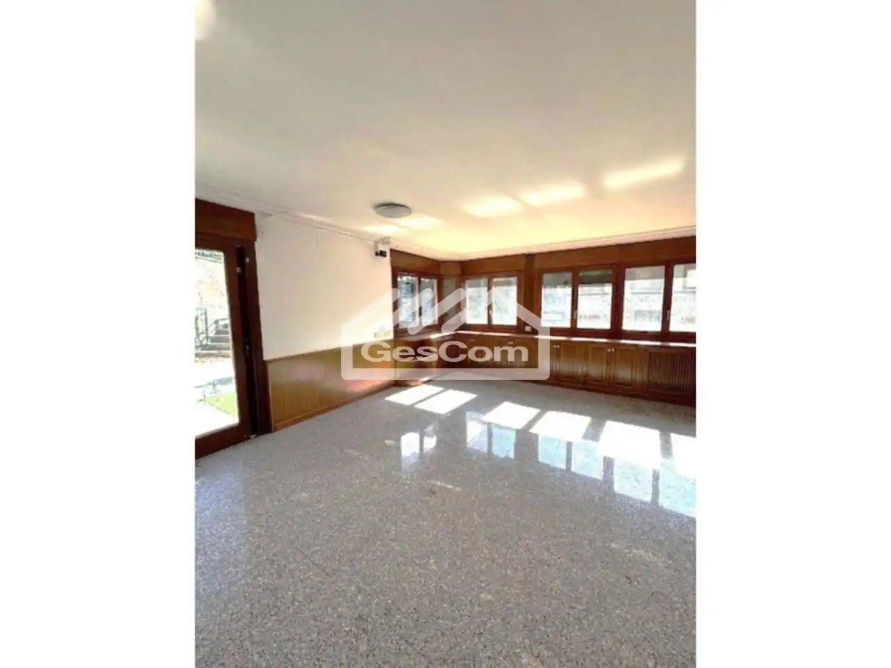 Casa adosada en venta en Escaldes – Engordany con Calefacción y Jardín privado