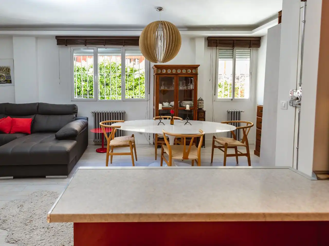 Menjador de Apartament de lloguer en Madrid amb Aire condicionat, Calefacció i Moblat