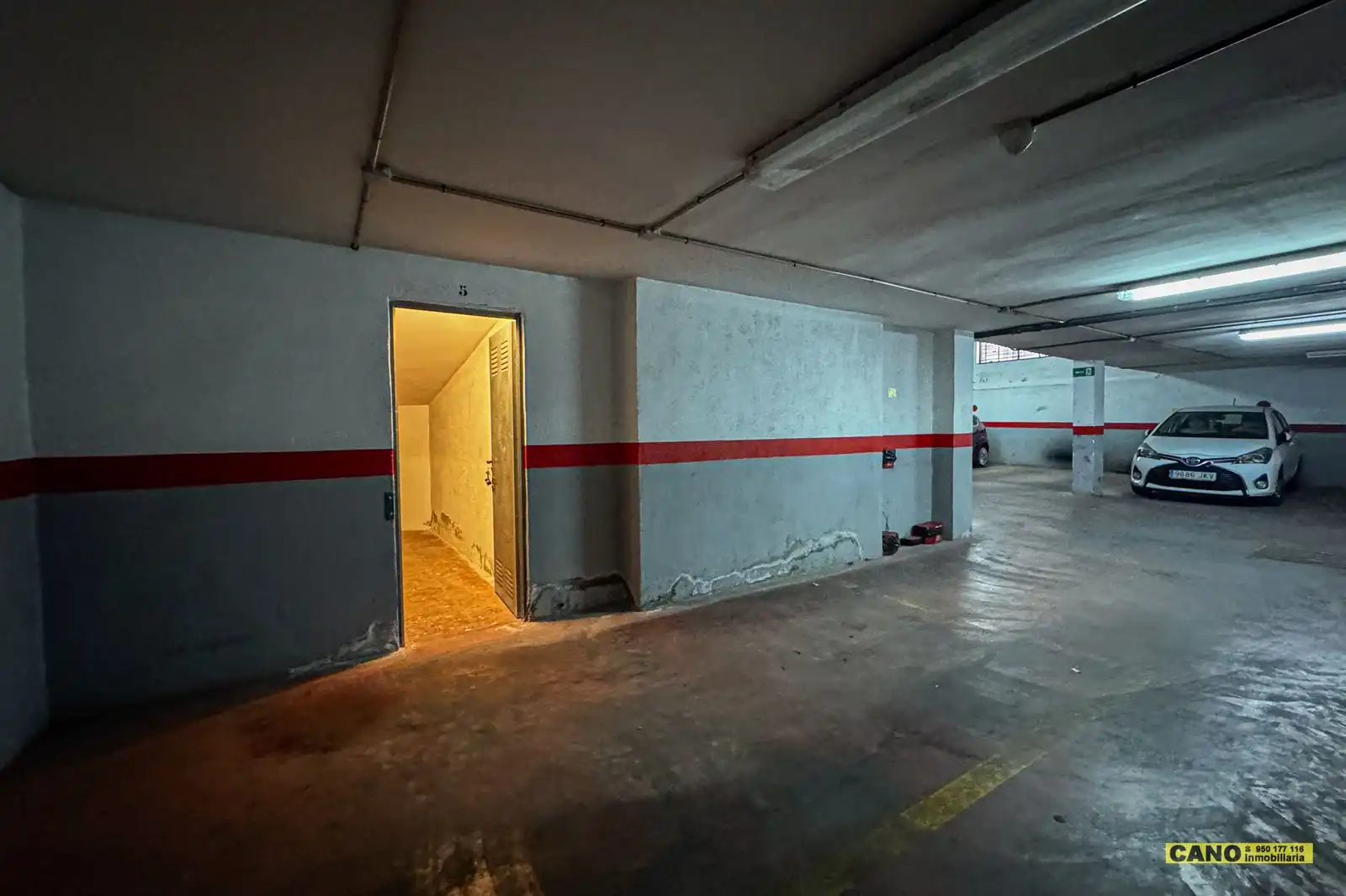 Parking de Piso en venta en Almería con Trastero