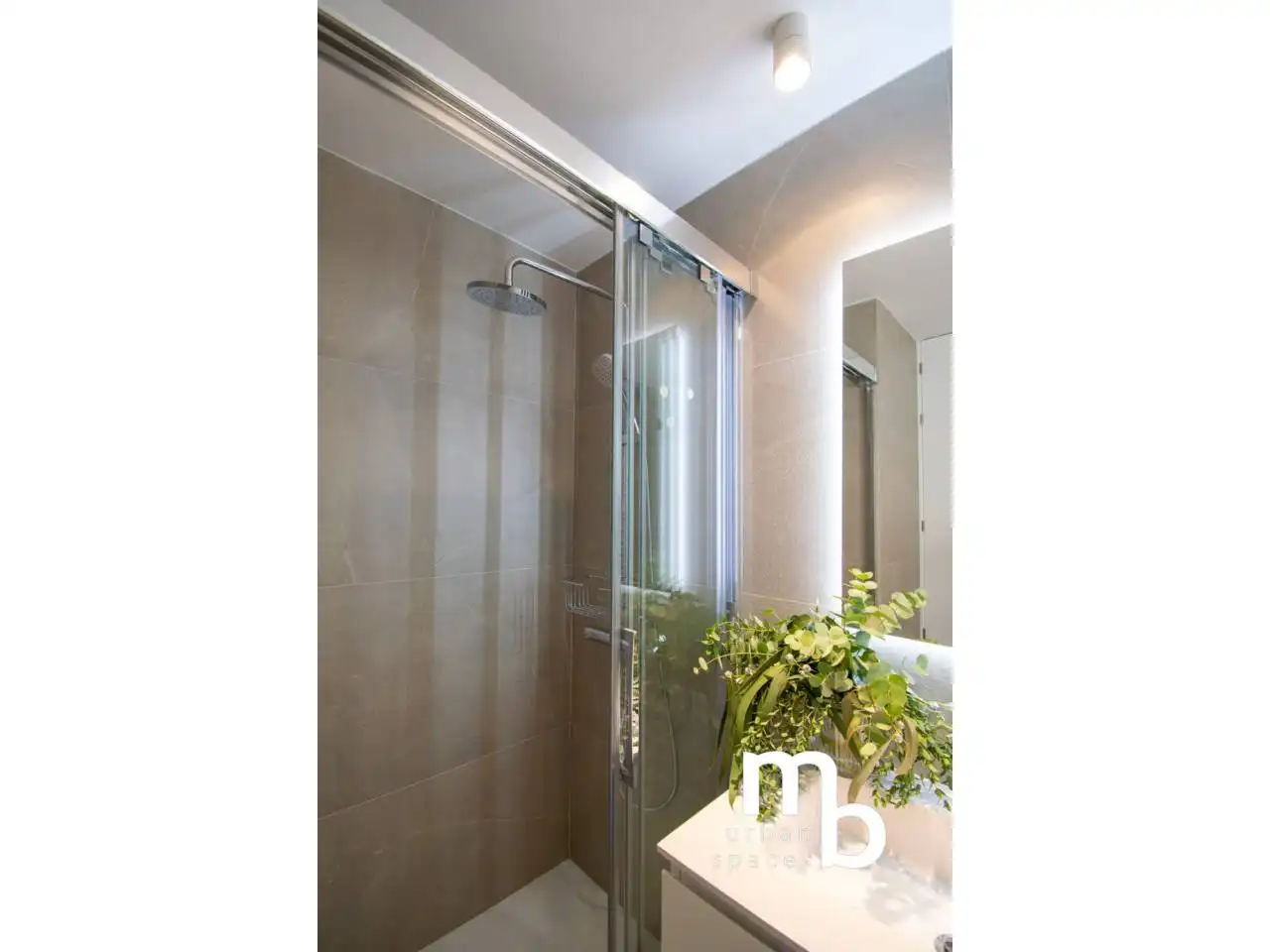Baño de Piso de alquiler en Madrid con Aire acondicionado, Calefacción y Parquet