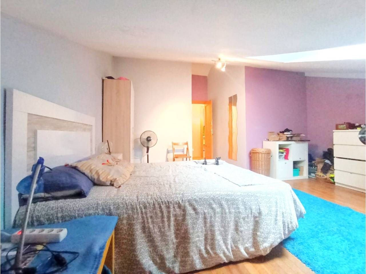 Habitación de Casa adosada en venta en Burgos Capital con Calefacción, Jardín privado y Parquet