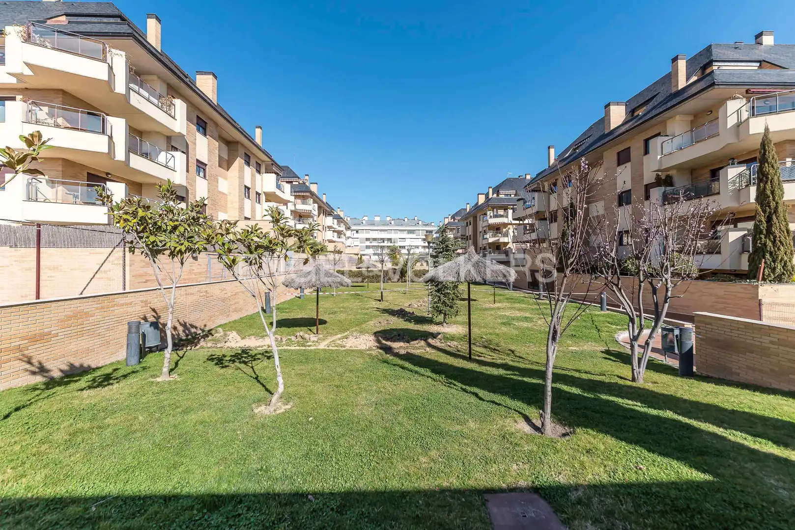 Vista exterior de Apartamento en venta en Boadilla del Monte con Aire acondicionado, Calefacción y Jardín privado
