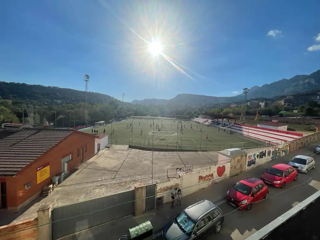 Vista exterior de Pis en venda en Berga amb Calefacció i Balcó