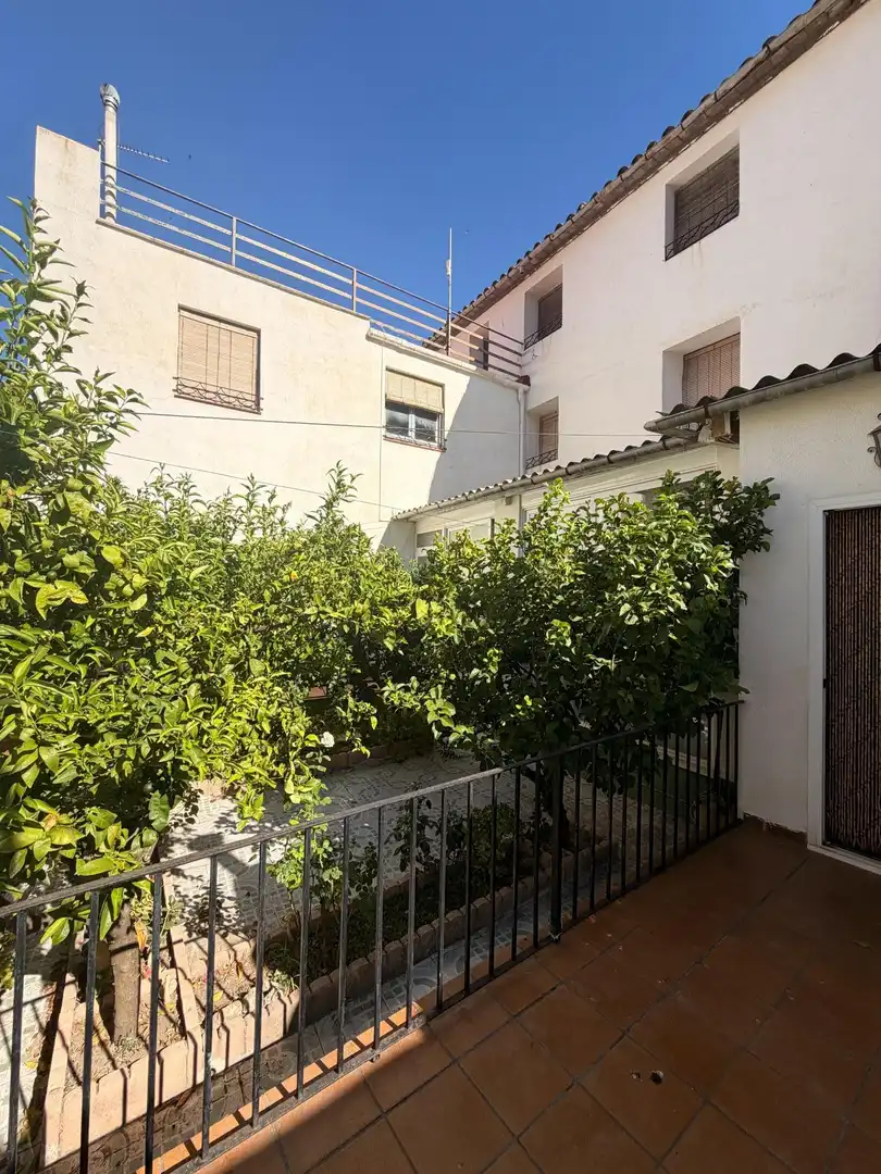 Casa con terraza en venta en Tivissa, imagen 2