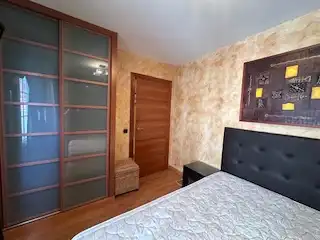 Dormitori de Apartament de lloguer en León Capital  amb Aire condicionat, Calefacció i Parquet
