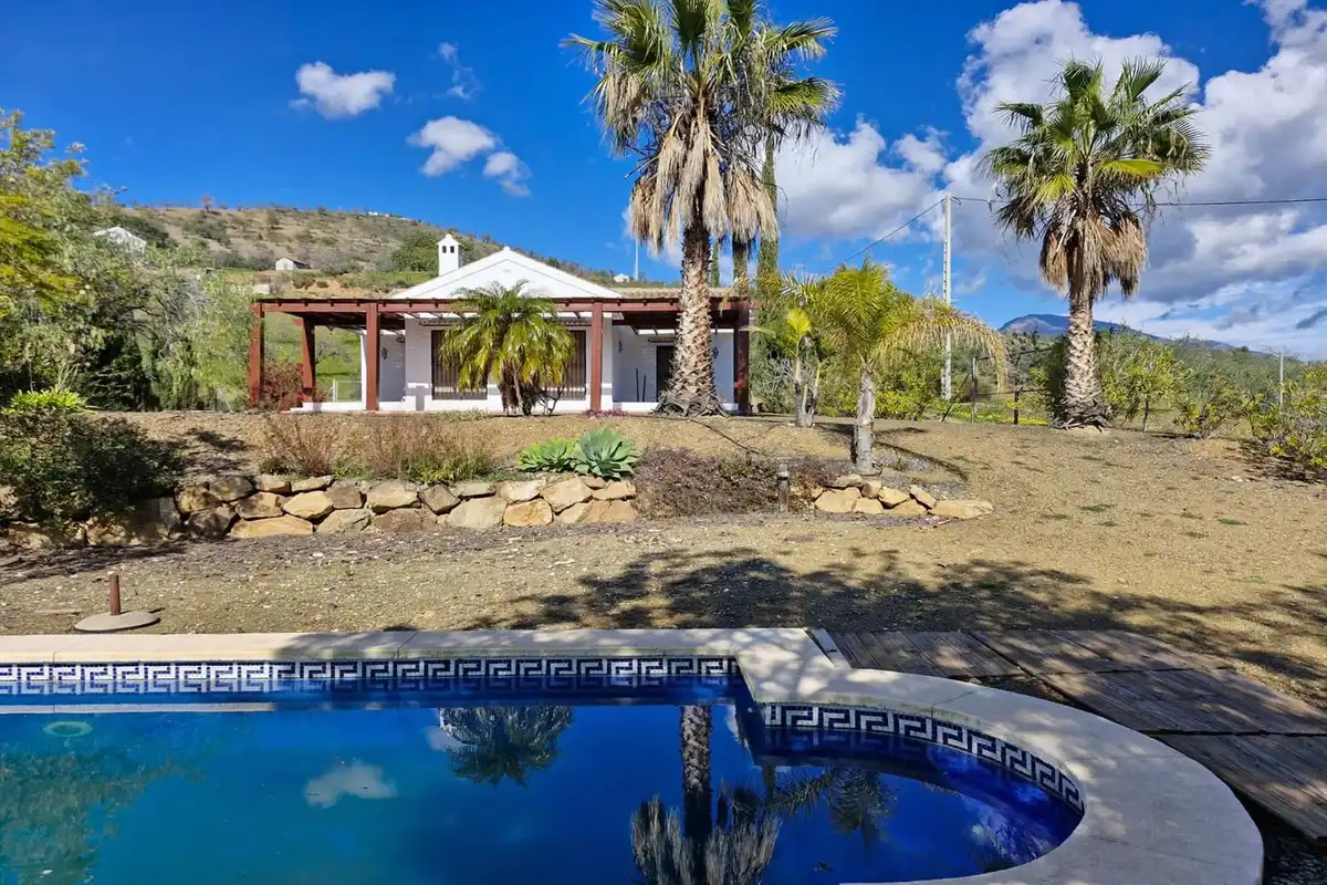 Jardí de Finca rústica en venda en Tolox amb Jardí privat, Terrassa i Piscina