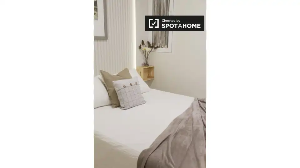 Dormitori de Apartament per a compartir en Madrid amb Aire condicionat, Calefacció i Terrassa