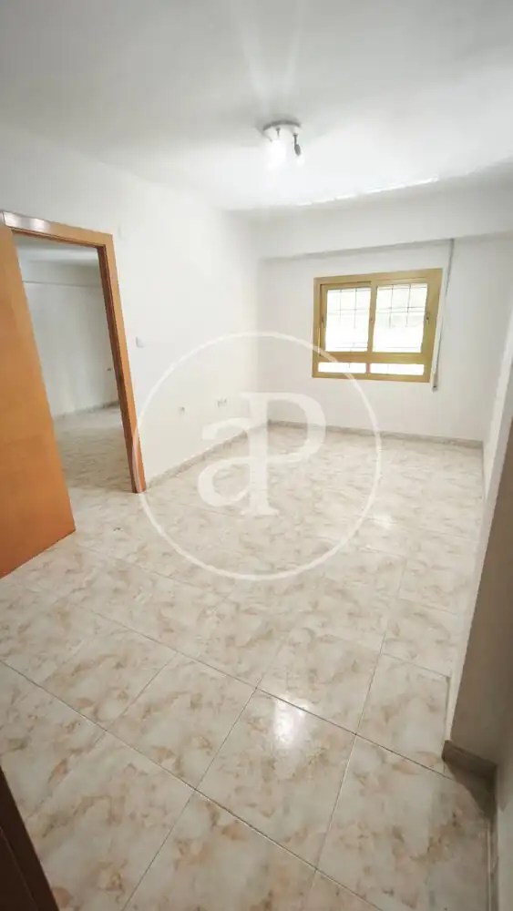 Piso en venta en Valencia con Calefacción y Balcón