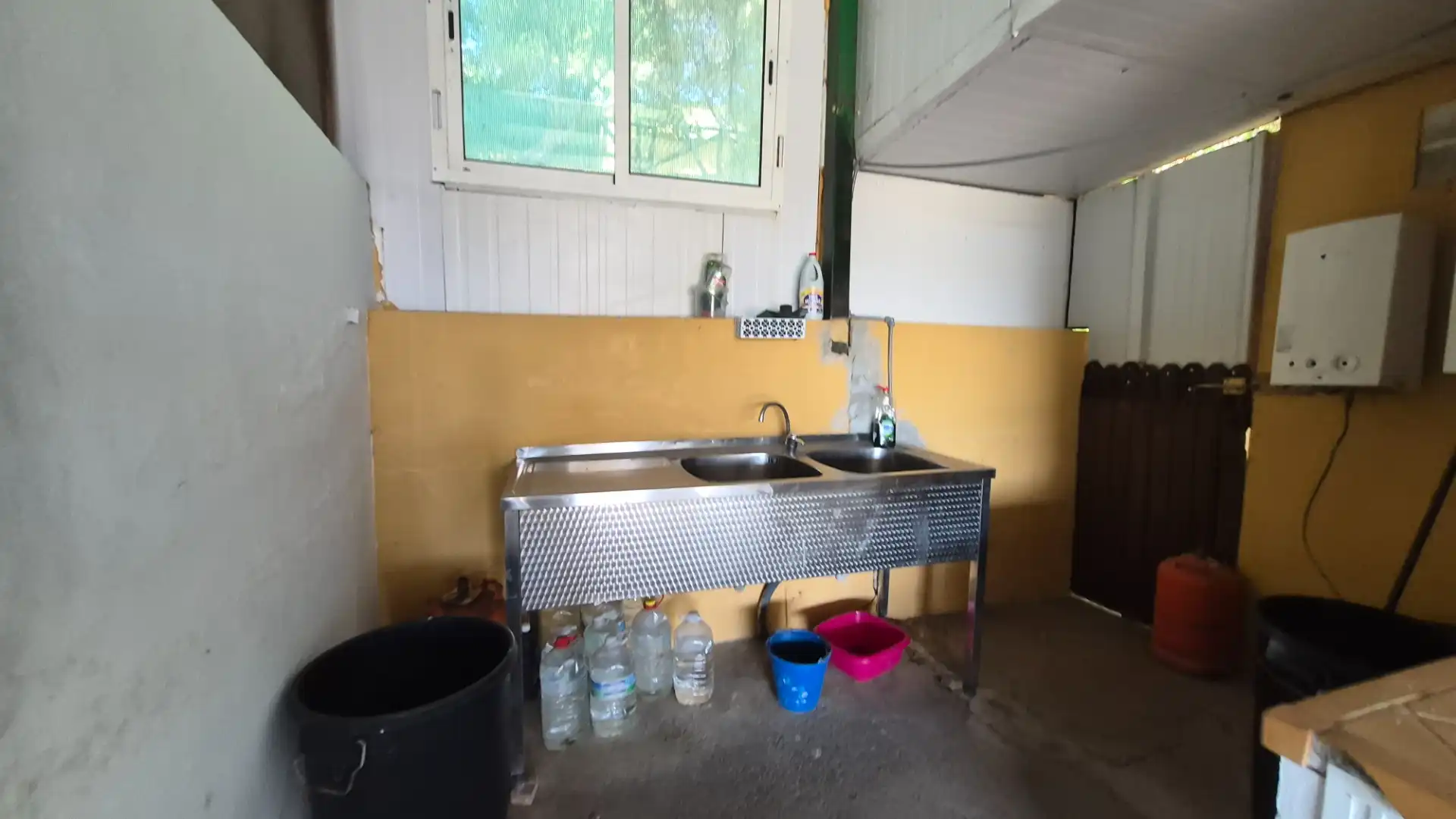 Cuina de Finca rústica en venda en Los Barrios amb Jardí privat, Terrassa i Piscina