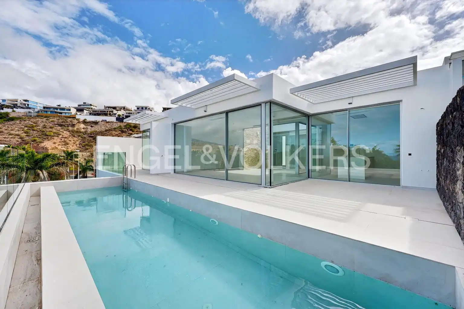 Vista exterior de Casa o chalet en venta en Adeje con Aire acondicionado, Terraza y Piscina