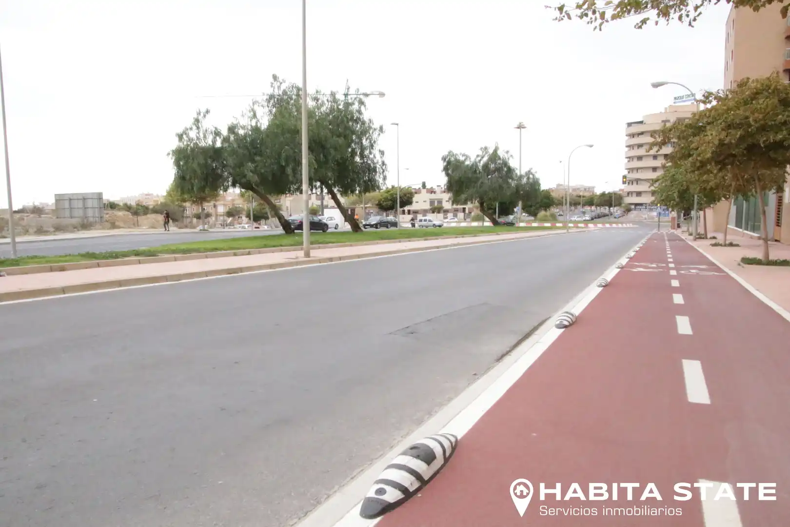Außenansicht von Geschaftsraum zur Miete in Almería