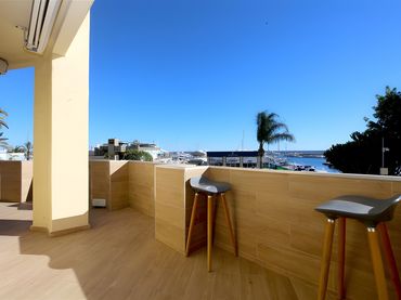 Apartament amb balcó en venda a Estepona Pueblo