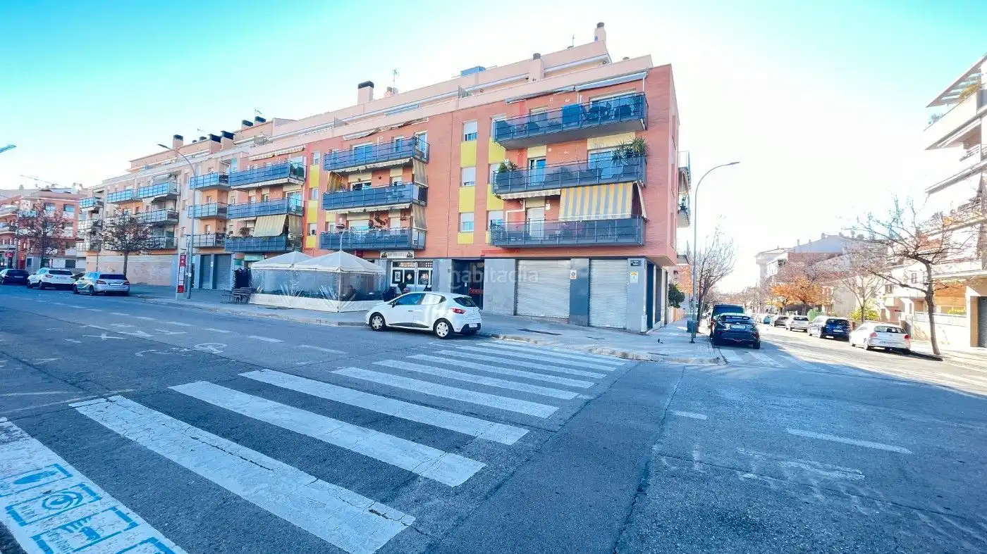 Vista exterior de Local en venta en Terrassa