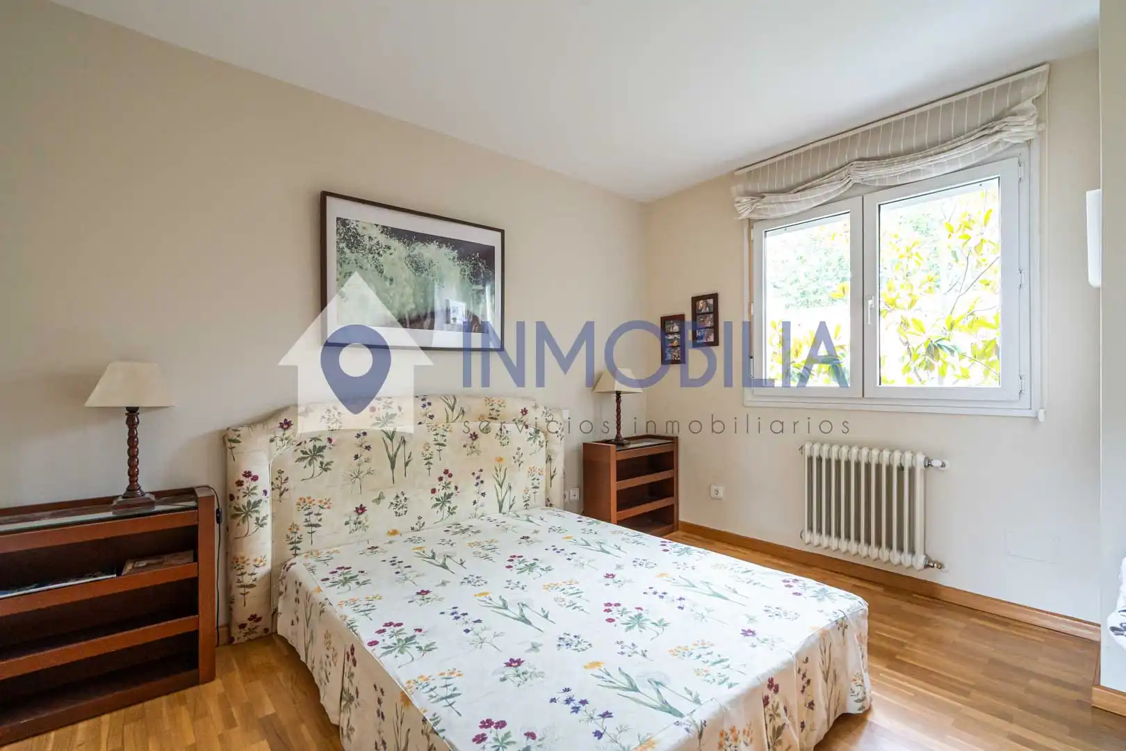 Habitación de Casa adosada en venta en Madrid con Aire acondicionado, Calefacción y Jardín privado