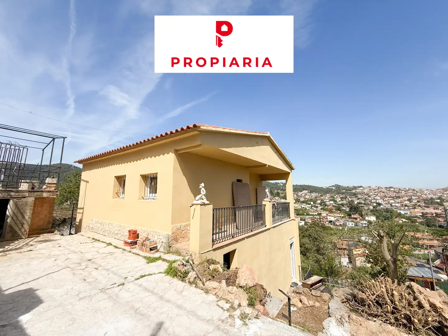 Vista exterior de Casa o xalet en venda en Sant Vicenç Dels Horts amb Aire condicionat, Calefacció i Jardí privat