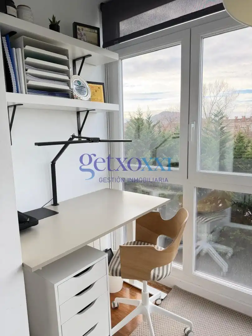 Piso en venta en Leioa con Calefacción, Terraza y Trastero