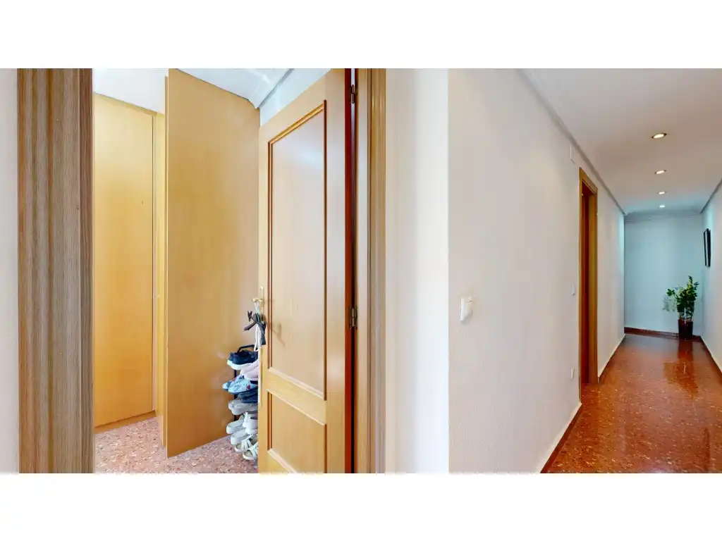 Flat for sale in Torrent  with Air Conditioner and Balcony