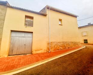 Vista exterior de Casa adosada en venda en Castrillo de la Vega amb Forn