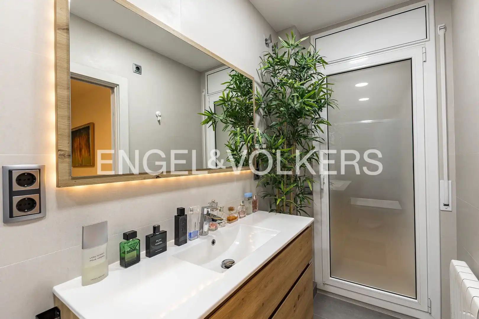Bathroom of Flat for rent in Barcelona  with Air Conditioner, Heating and Private garden