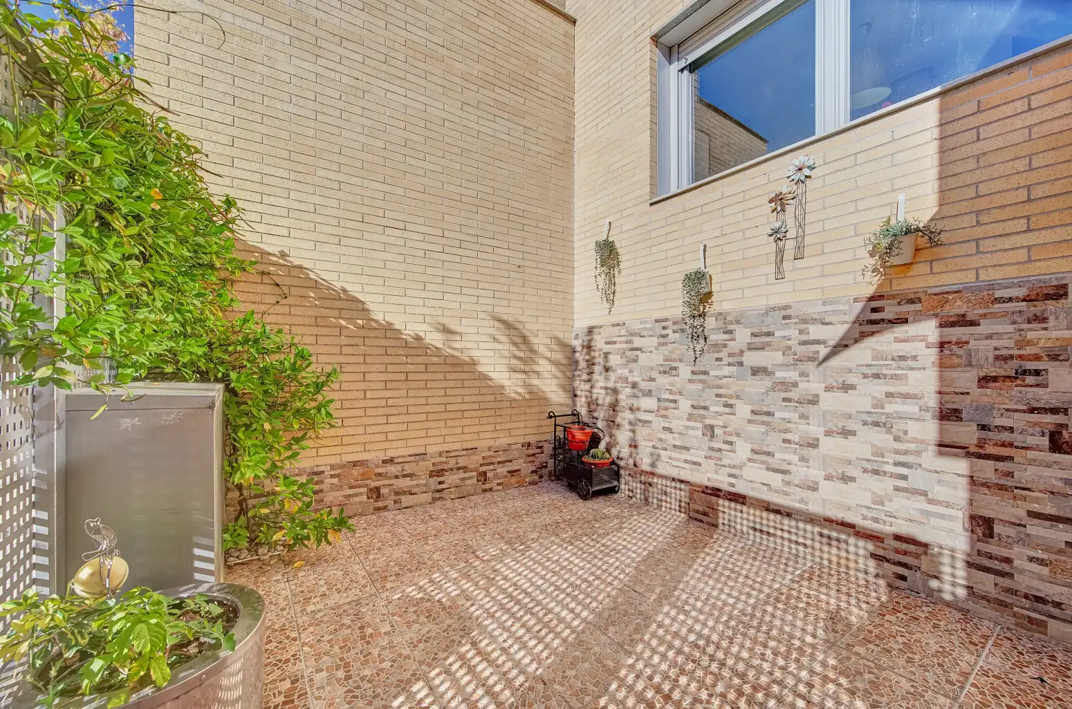Terrace of Detached homes for sale in Beriáin, Navarra
