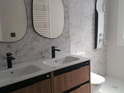 Bathroom of Flat for sale in Vitoria - Gasteiz  with Heating, Terrace and Storage room