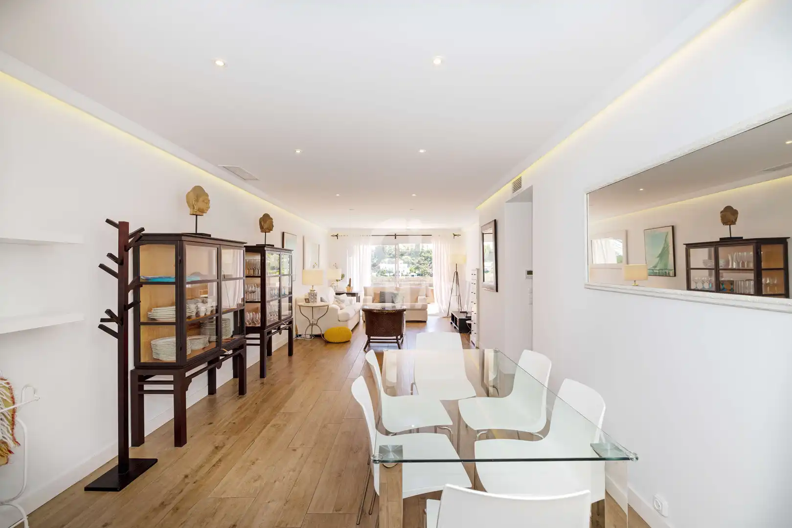 Dining room of Apartments for sale in Benahavís  with Heating, Swimming Pool and Balcony