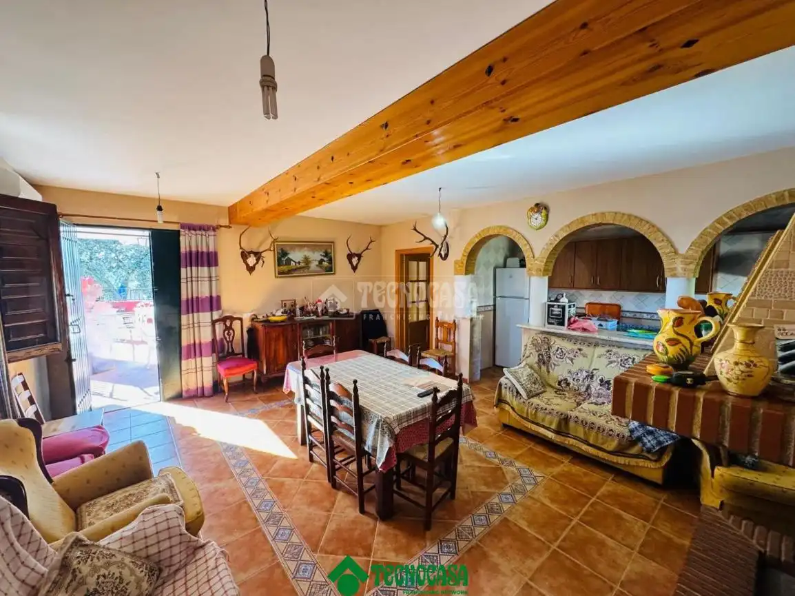 Sala de estar de Finca rústica en venta en Montoro con Aire acondicionado, Calefacción y Amueblado