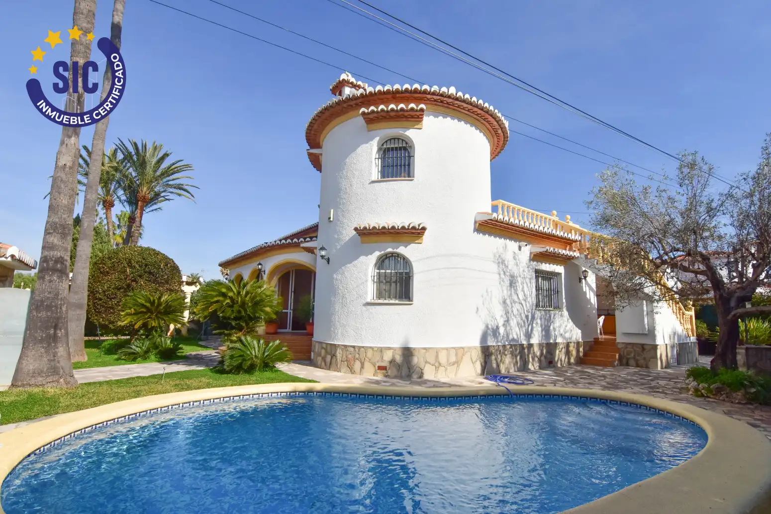 Vista exterior de Casa o xalet en venda en Dénia amb Calefacció, Jardí privat i Terrassa